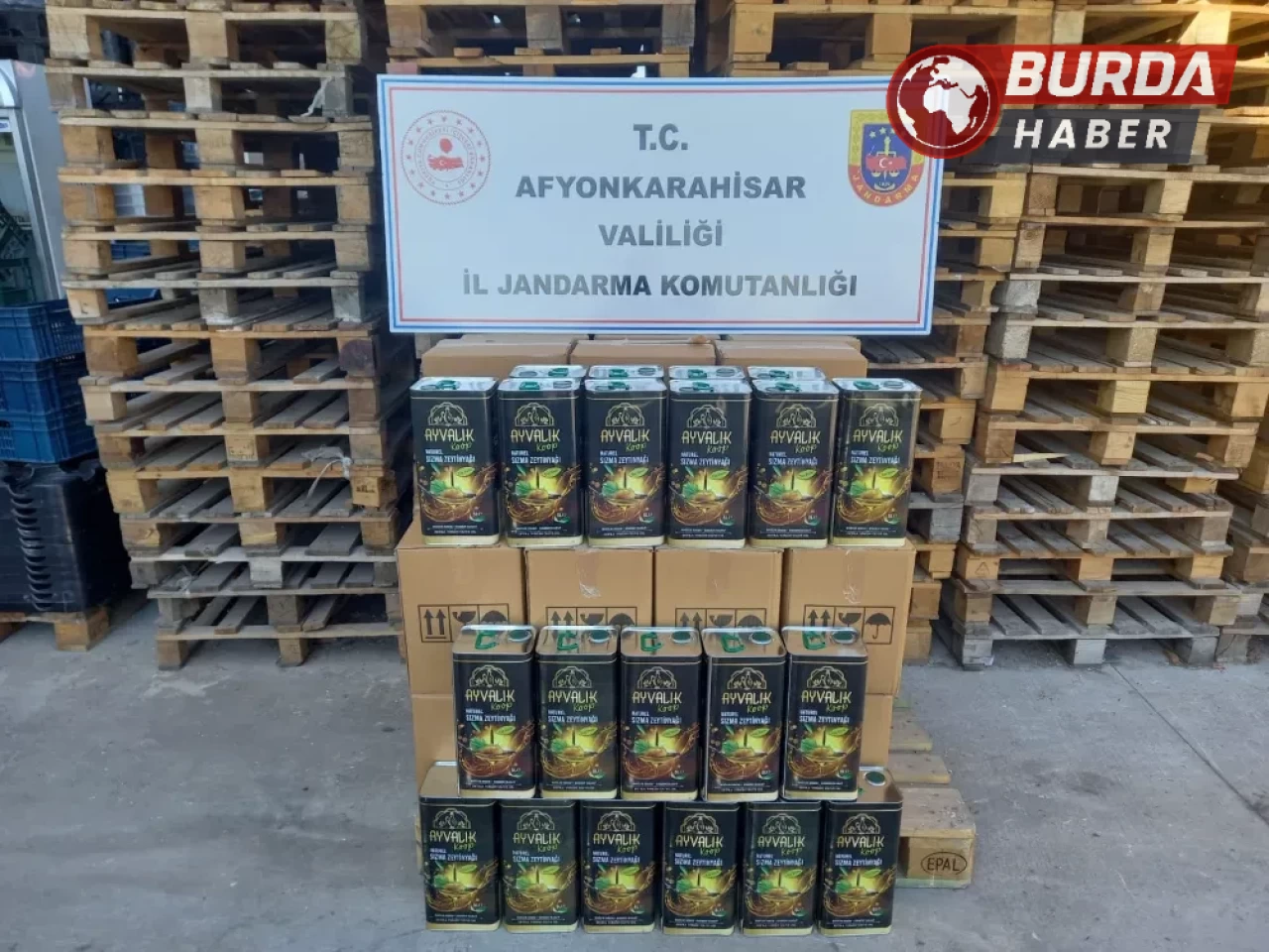 Jandarma ekipleri,operasyonda 680 litre sahte zeytin yağı ele geçirdi!