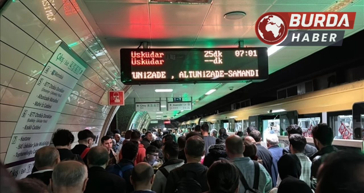 Üsküdar-Samandıra Metrosunda Yolcular Raylar Üzerinde Yürüdü!