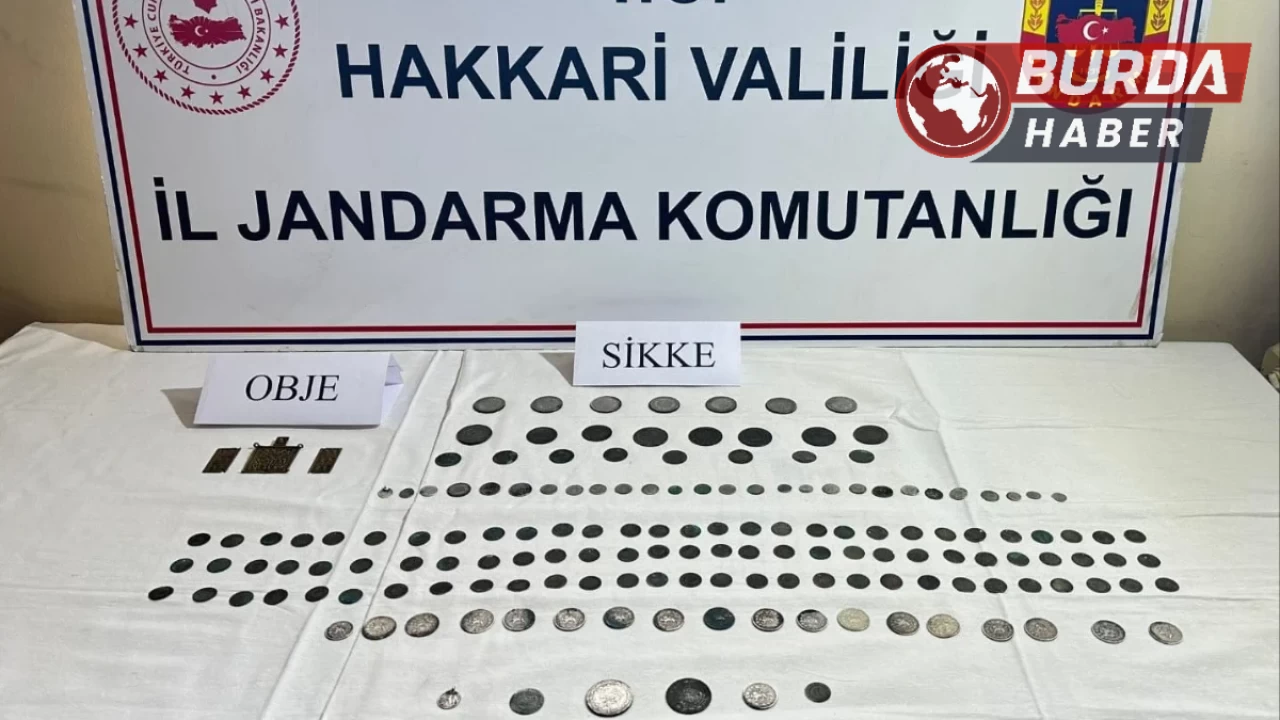 Hakkari'deki tarihi eser operasyonunda 163 sikke ele geçirildi.