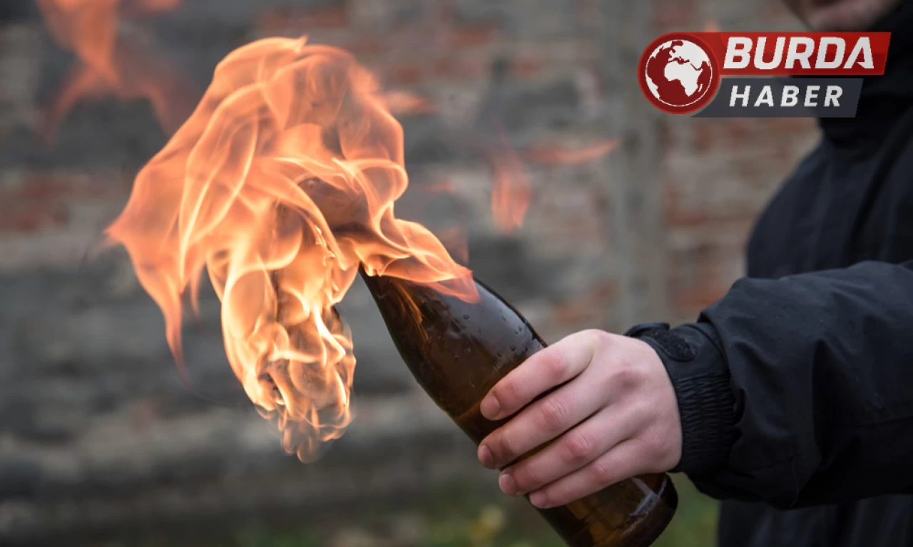 Bağcılar'da Polis Aracına EYP ve Molotoflu Saldırı Gerçekleştirildi.