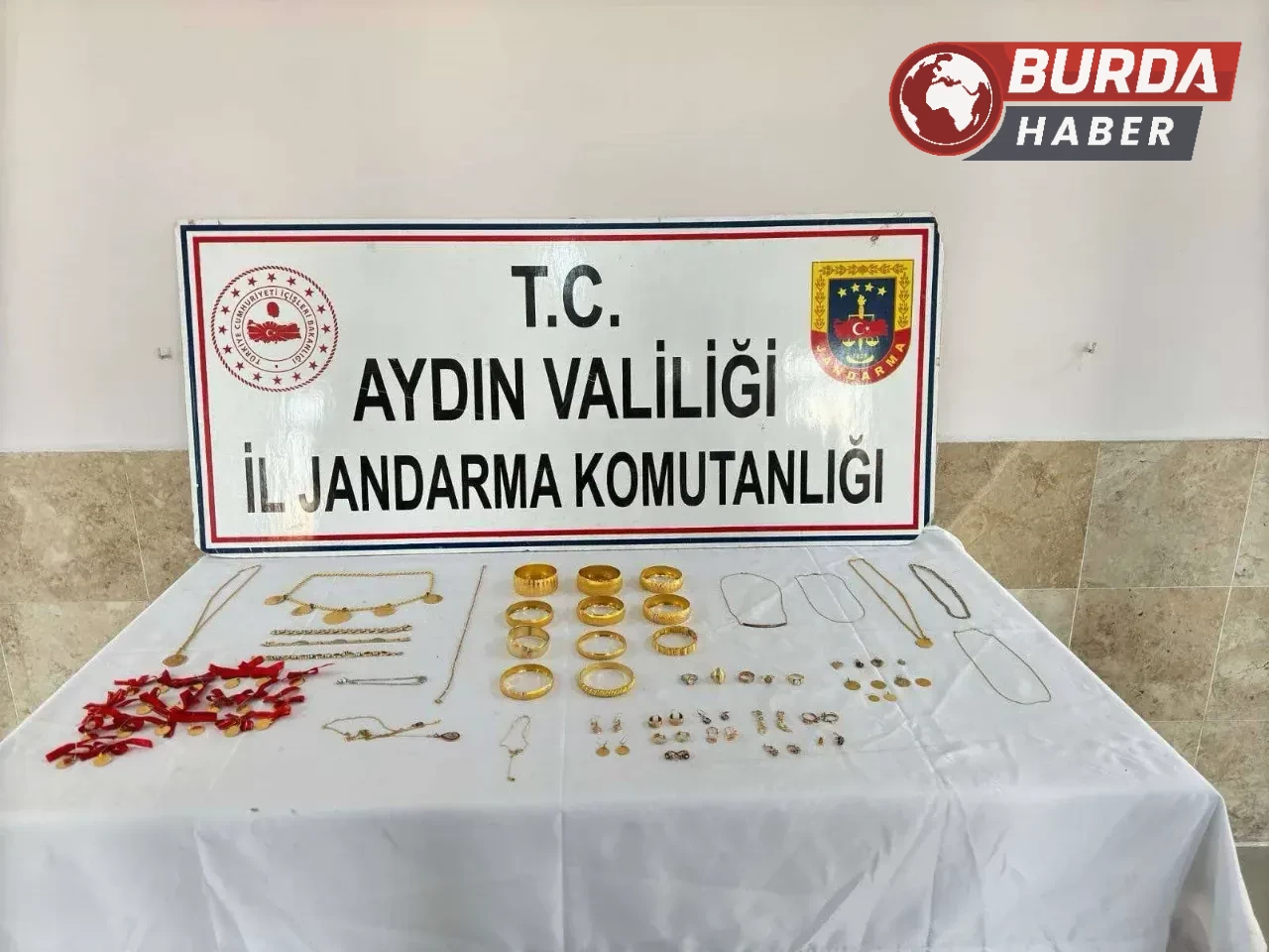 Polis kılığına giren dolandırıcı,1.5 milyon liralık vurgunda yakalandı