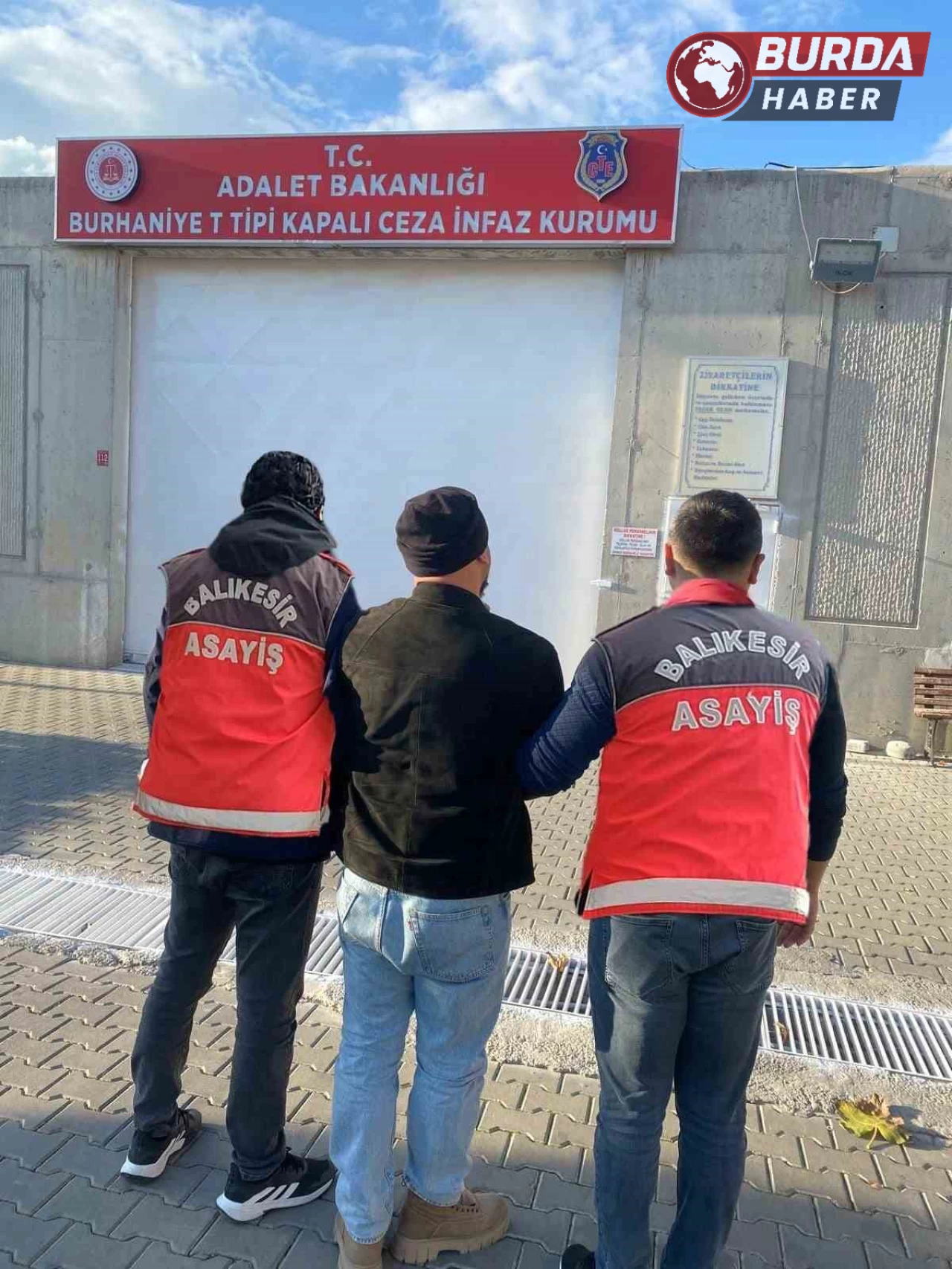 Ayvalık'ta Sahte Banka Kartı ve Kredi Kartı Üreten Şahıs Yakalandı!