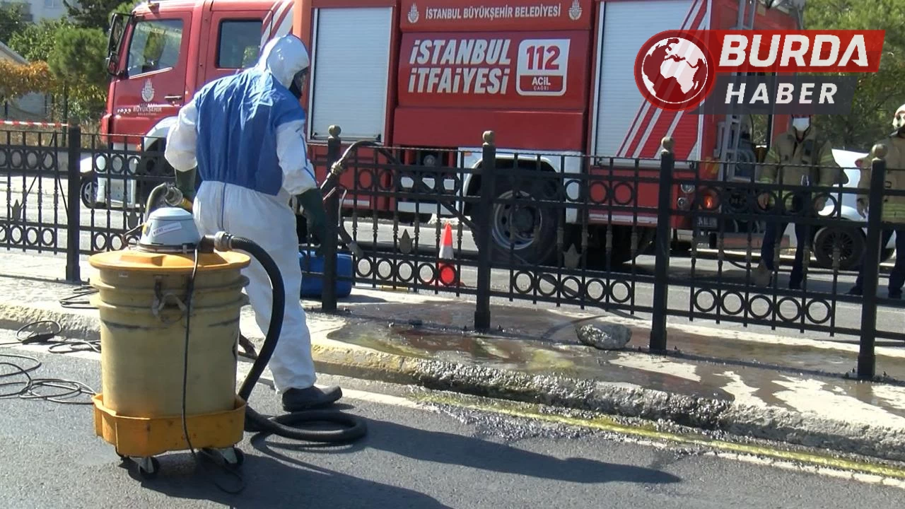 Pendik'te yaşanan kazada tankerden çevreye tuz ruhu yayıldı.