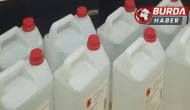 Samsun'da 130 litre etil alkol ve 16 litre sahte içki yakalandı.