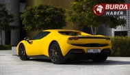 Kontrolünü kaybeden sürücü 20 milyonluk Ferrari ile eve çarptı.