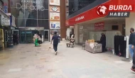 Çarşıda silah çektiler, polis merkezinin önünde orak ve bijon!