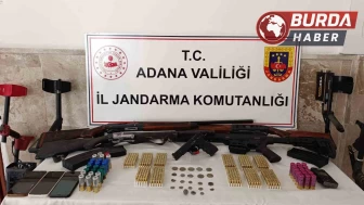 Adana'da yapılan aramada evde 23 antik sikke ve 5 adet silah bulundu.