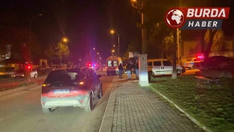 Kütahya'da "dur" ihtarına uymayan sürücü, polise çarparak kaçtı.