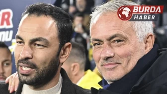 Jose Mourinho ve Selçuk İnan sarılırken oyuncular birbirine girdi!