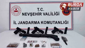 Nevşehir'de bir evin aranması sonucunda silah ve uyuşturucu bulundu.