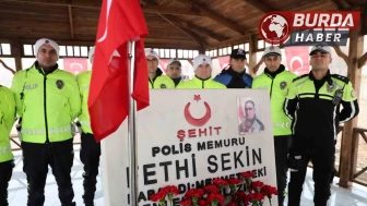 Kahraman Şehit Fethi Sekin, Kabri Başında Dualarla Anıldı.