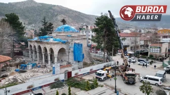 Tokat’ta tarihi cami restorasyonunda türbe ve mezarlara ulaşıldı.