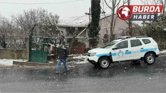 Arnavutköy’de yeraltındaki elektrik kablolarında patlama yaşandı.