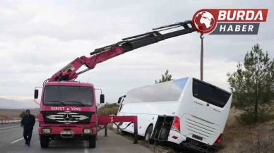 Kırıkkale'de Otobüs Devrildi:30 Yolcu Şans Eseri Yara Almadan Kurtuldu