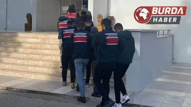 Manisa'da PKK-KCK operasyonunda 4 ilçede 6 kişi gözaltına alındı.