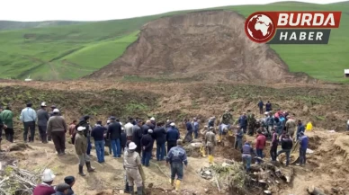 Kırgızistan'da yaşanan toprak kayması otoyol trafiğini durdurdu.