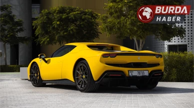 Kontrolünü kaybeden sürücü 20 milyonluk Ferrari ile eve çarptı.