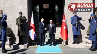 Yaşar Güler, İngiltere Savunma Bakanı Healey ile bir araya geldi.