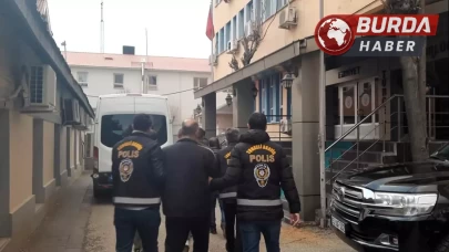 Kamu Görevlisi Rolüne Bürünüp Vatandaşı Dolandıran Şahıslar Tutuklandı