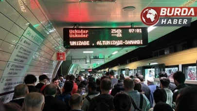 Üsküdar-Samandıra Metrosunda Yolcular Raylar Üzerinde Yürüdü!