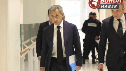 Sarkozy’nin yasa dışı finansman sağlamaktan yargılandığı dava başladı.