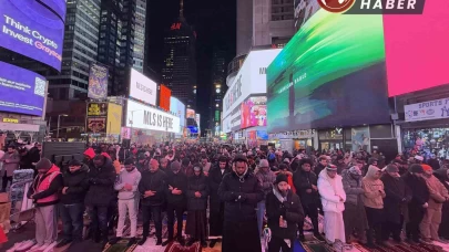 New York Times Meydanı’nda teravih namazı ve Filistin’e destek!