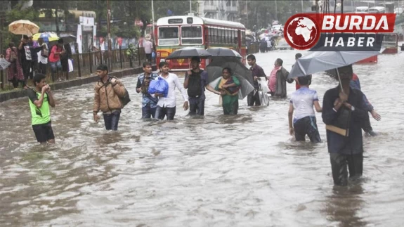 Hindistan ve Sri Lanka'da Fengal Siklonu felaketinde 19 kişi öldü.