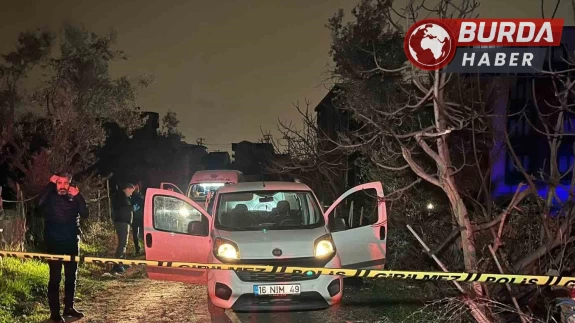 Cinayet işledikten sonra suç aletiyle birlikte polise teslim oldu!