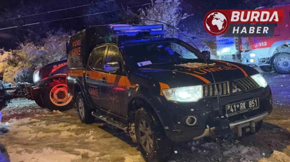 Kocaeli'de jandarma aracı uçurumdan yuvarlandı: 2 yaralı