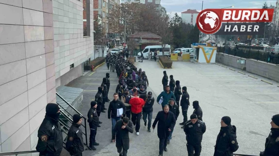 516 milyon TL’lik yasa dışı bahis operasyonunda 13 kişi tutuklandı.