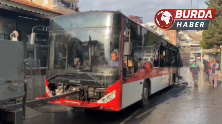 İzmir’in Konak ilçesinde belediye otobüsü alev alev yandı.