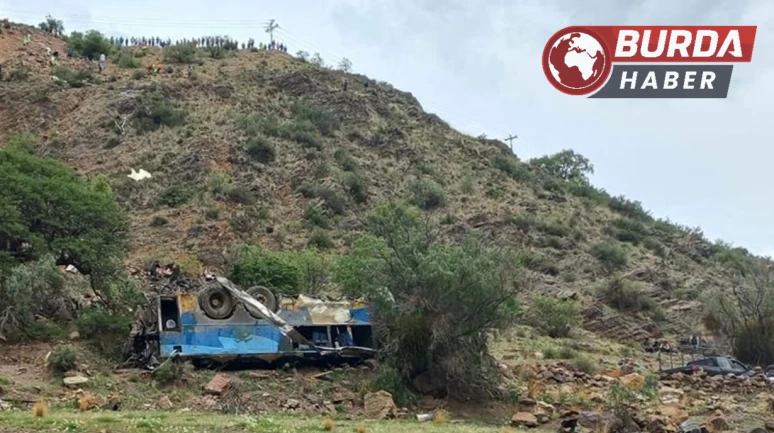 Bolivya’da otobüsün yoldan çıkarak devrilmesi sonucu 13 kişi öldü.